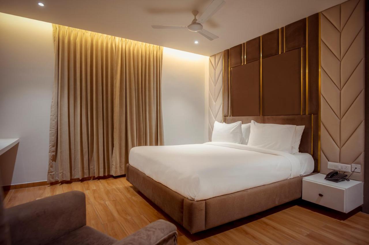 Northway Hotel Visakhapatnam Exteriör bild