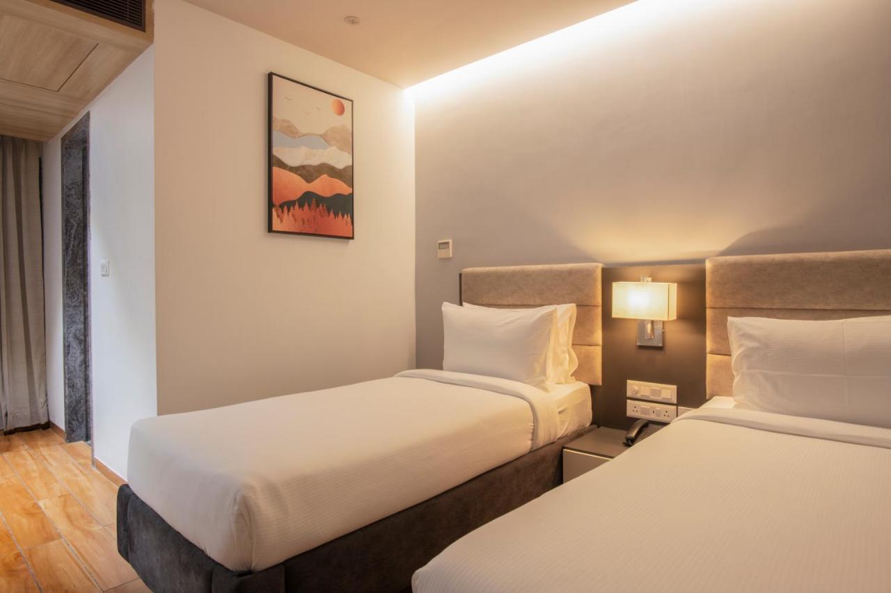 Northway Hotel Visakhapatnam Exteriör bild