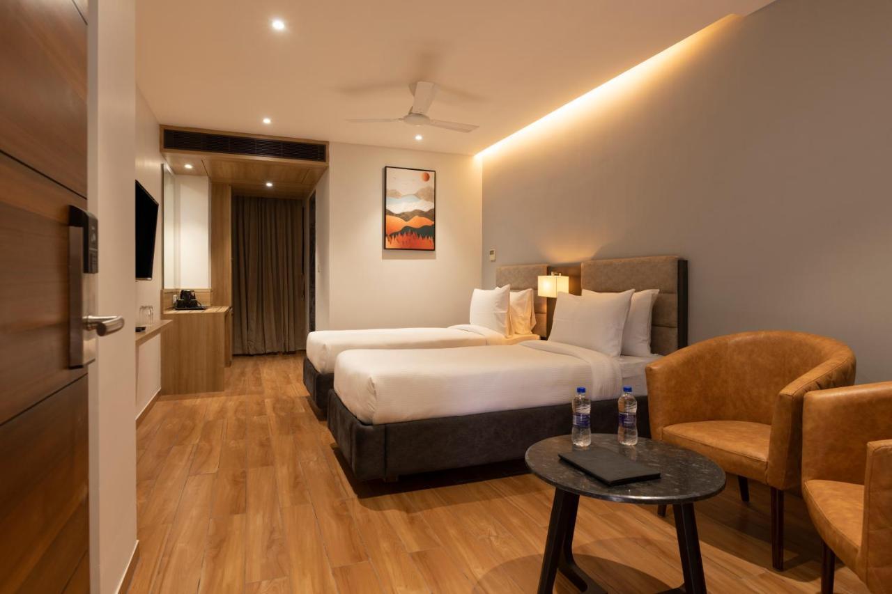 Northway Hotel Visakhapatnam Exteriör bild